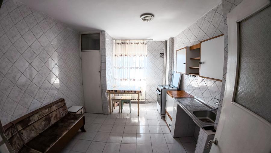 Apartament cu 3 camere decomandat în Mărășești