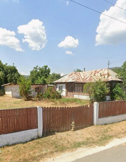 Casă cu Teren 3000 Mp în Nifon