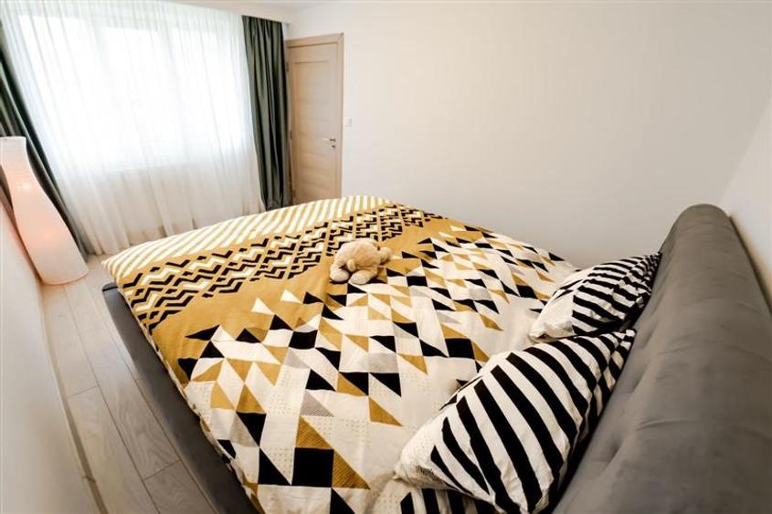 Apartament cu 3 camere semidecomandat în Eroii Revoluției