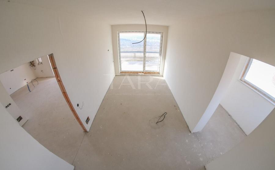 Apartament cu 3 camere în Europa