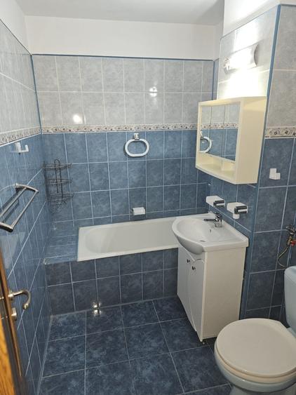 Apartament cu 2 camere decomandat în Malu Roșu