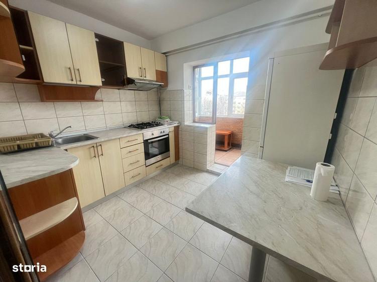Apartament cu 3 camere decomandat în Canta