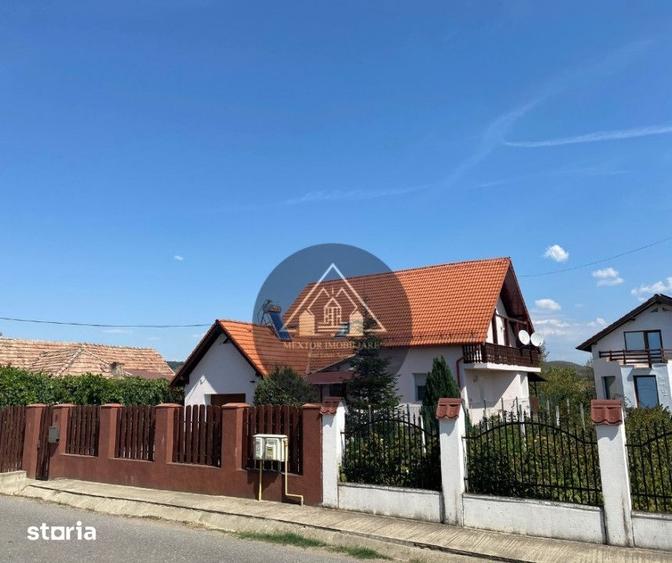 Casă cu 5 camere cu Teren 1100 Mp în Alma