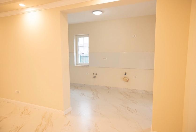 Duplex cu 5 camere cu Canalizare în Dumbrăvița