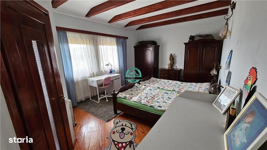 Casă cu 4 camere în Central