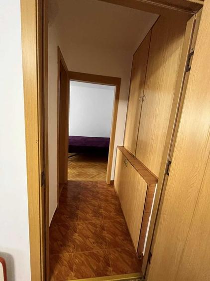 Apartament cu 2 camere semidecomandat în Girocului