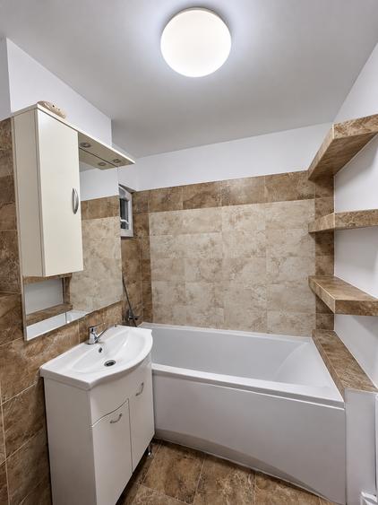 Apartament cu 3 camere decomandat în Lipovei