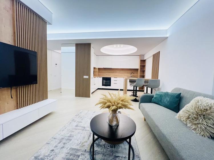 Apartament cu 3 camere, mobilat în Pipera