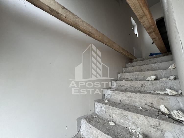 Duplex cu 4 camere cu Canalizare în Covaci