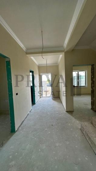 Duplex cu 5 camere cu Canalizare în Moșnița Nouă