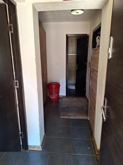 Casă cu 6 camere cu Teren 1600 Mp în Isvarna