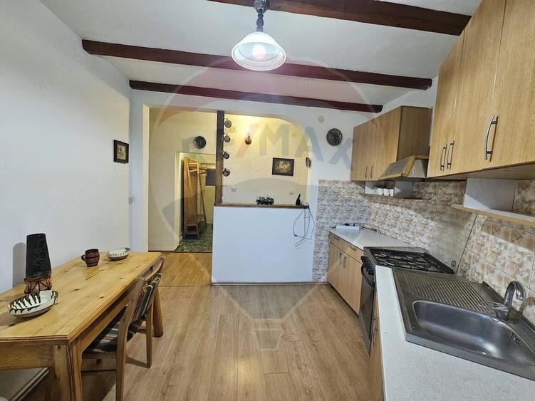 Apartament cu 3 camere decomandat în Central