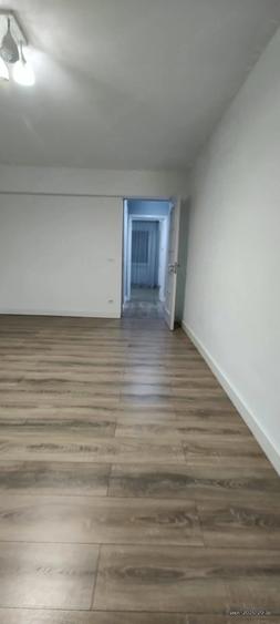 Apartament cu 3 camere decomandat în Micro 3