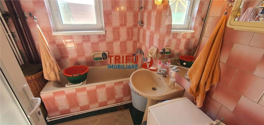 Casă cu 6 camere cu Canalizare în Periferie