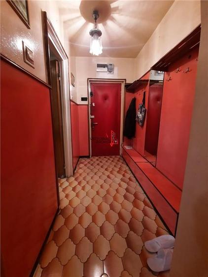 Apartament cu 4 camere semidecomandat în Iancului
