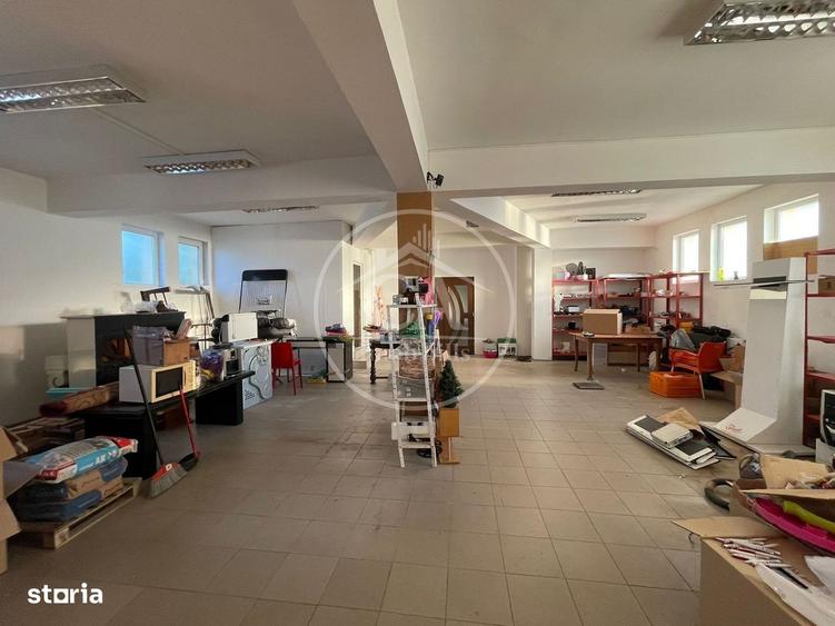 Spațiu comercial, de 300 mp, în Leș