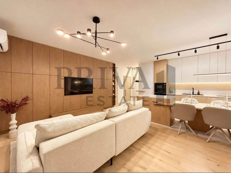 Apartament cu 3 camere, mobilat în Central