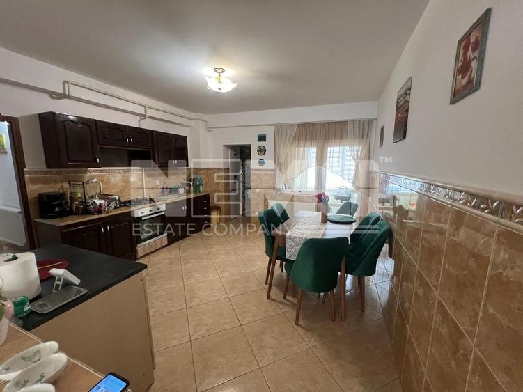 Apartament cu 4 camere decomandat, mobilat în Periferie