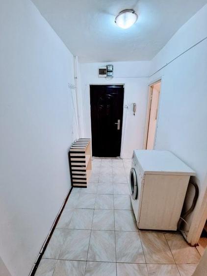 Apartament cu 2 camere semidecomandat, mobilat în Complex Studențesc