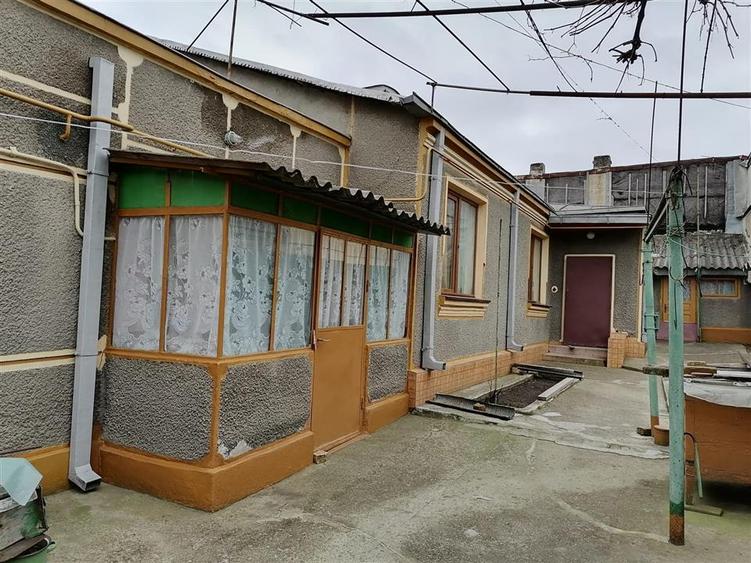 Casă cu 4 camere cu Teren 210 Mp în Central