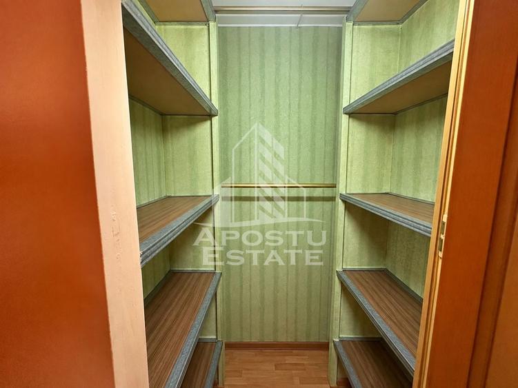 Apartament cu 3 camere decomandat, mobilat în Girocului