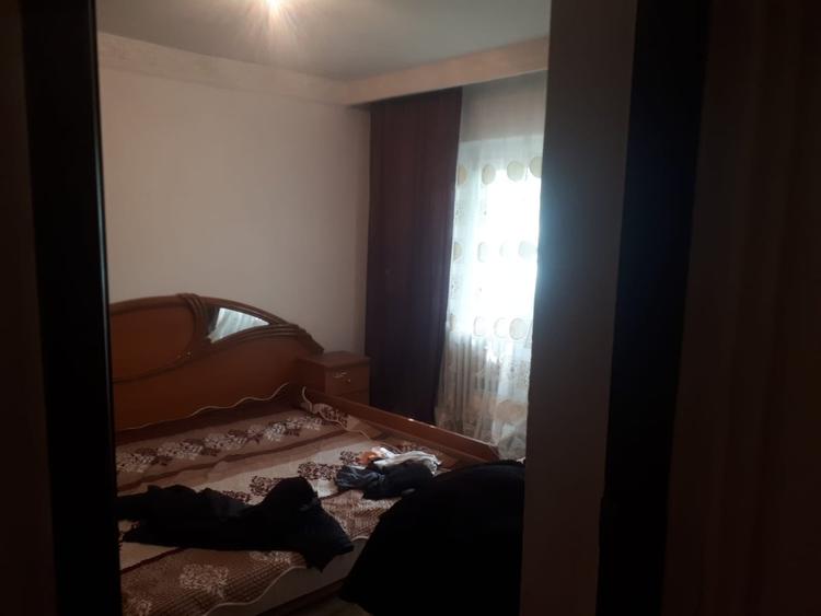 Apartament cu 4 camere decomandat în Baicului