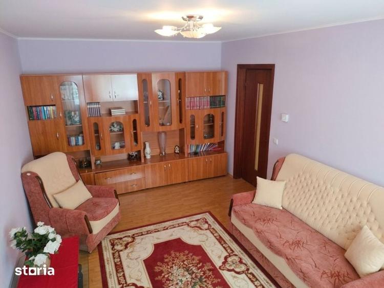 Apartament cu 3 camere decomandat în Drumul Taberei