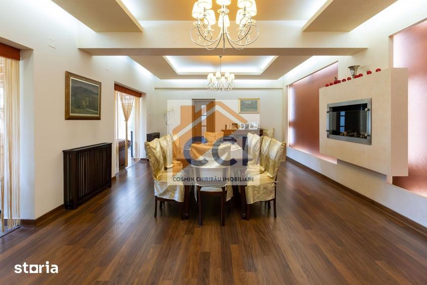 Casă cu 8 camere cu Teren 397 Mp în Central