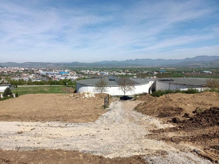 Teren în 700