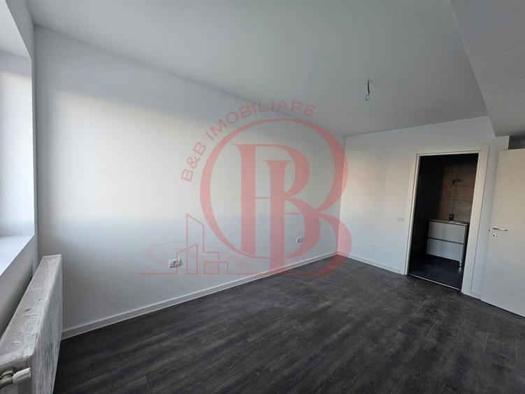 Apartament cu 3 camere semidecomandat în Theodor Pallady