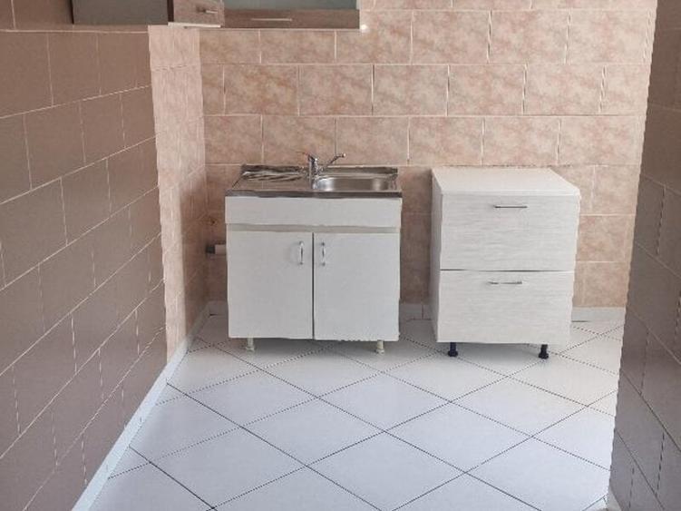 Apartament cu 2 camere decomandat în Splaiul Unirii