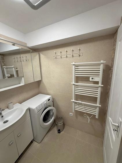 Apartament cu 2 camere semidecomandat, mobilat în Micro 14