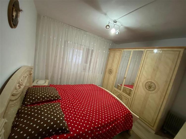 Apartament cu 2 camere decomandat, mobilat în Sud