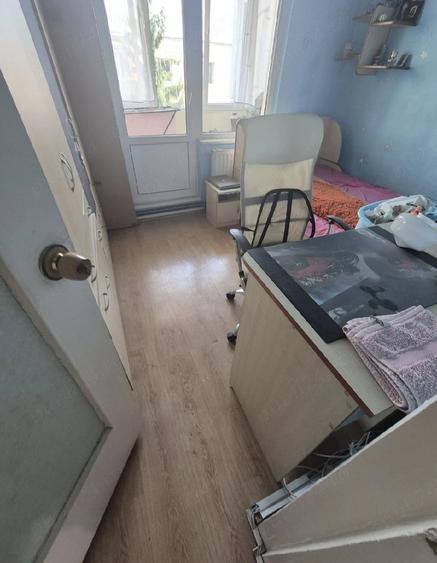 Apartament cu 3 camere decomandat în Cornișa