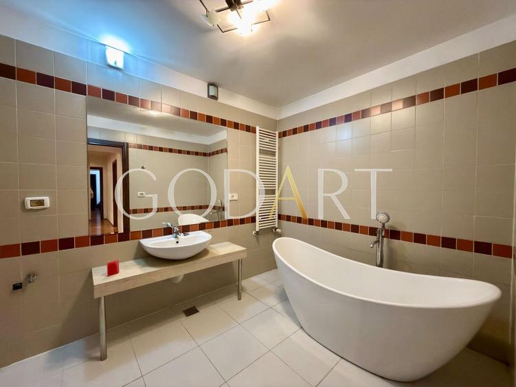 Apartament cu 3 camere decomandat în Herăstrău