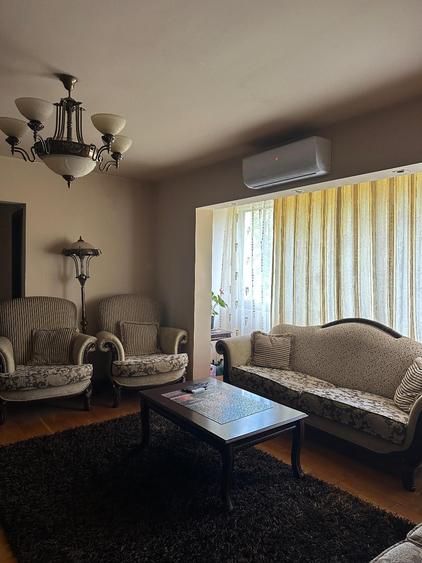 Apartament cu 3 camere semidecomandat în Circumvalațiunii