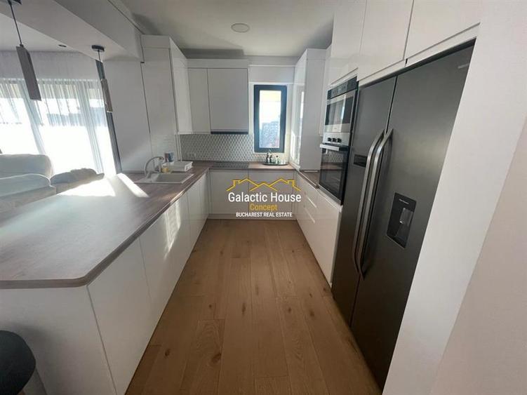 Penthouse cu 5 camere decomandat în Central