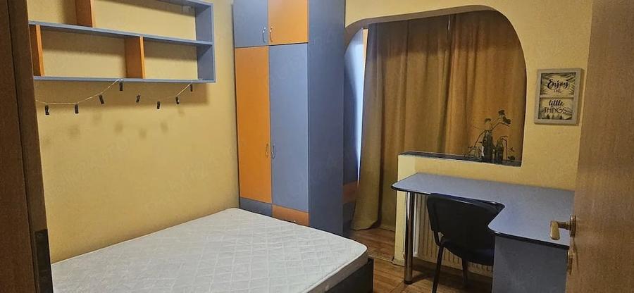 Apartament cu 4 camere decomandat în Aradului