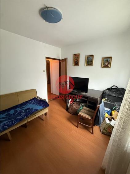 Apartament cu 4 camere decomandat în Inel II