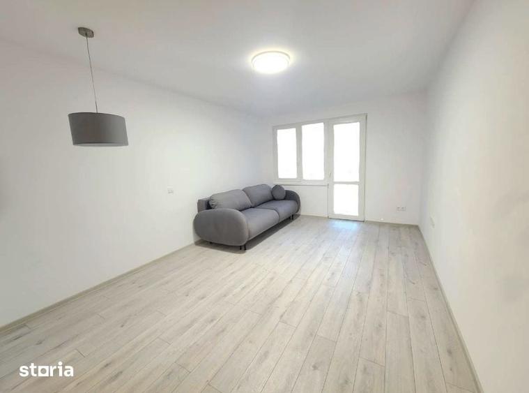 Apartament cu 3 camere decomandat în Cornișa