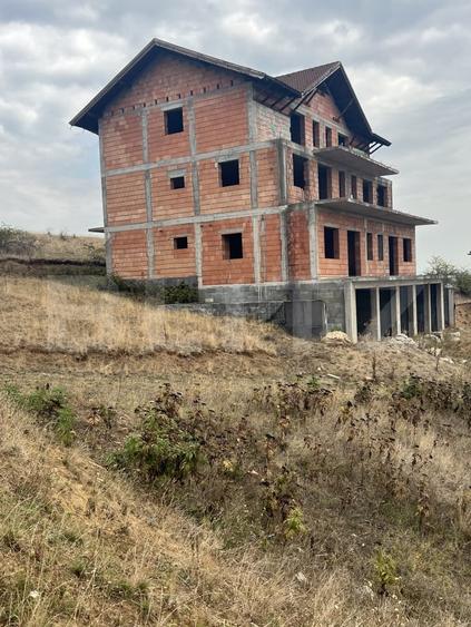 Casă individuală cu 18 camere cu Canalizare în Sâncraiu de Mureș
