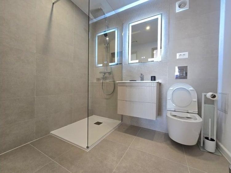 Apartament cu 4 camere în Victoriei