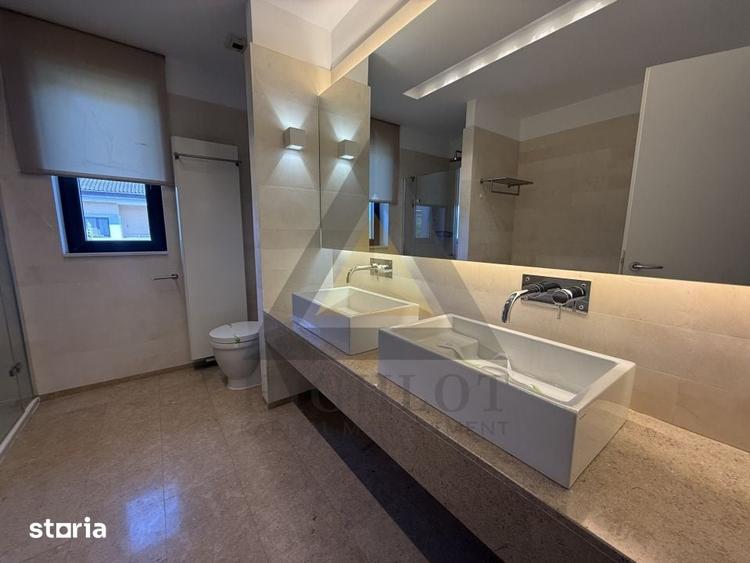 Casă cu 4 camere cu Teren 453 Mp în Central
