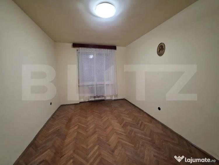 Apartament cu 3 camere semidecomandat în Solidarității