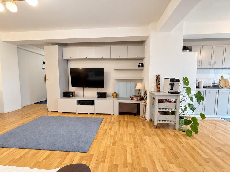 Apartament cu 2 camere semidecomandat, mobilat în Străulești
