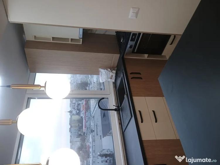 Apartament cu 3 camere decomandat în Micro 21