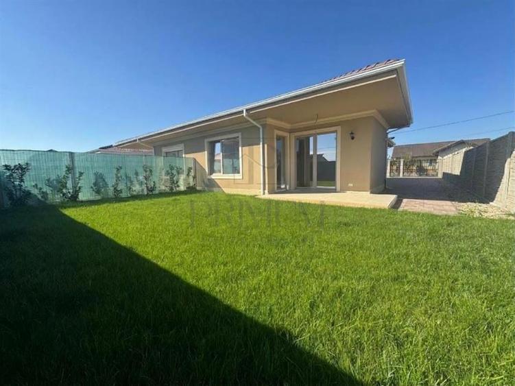Duplex cu 3 camere cu Teren 320 Mp în Moșnița Nouă