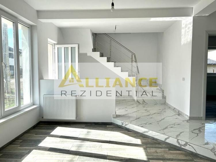 Casă individuală cu 5 camere cu Canalizare în Berceni