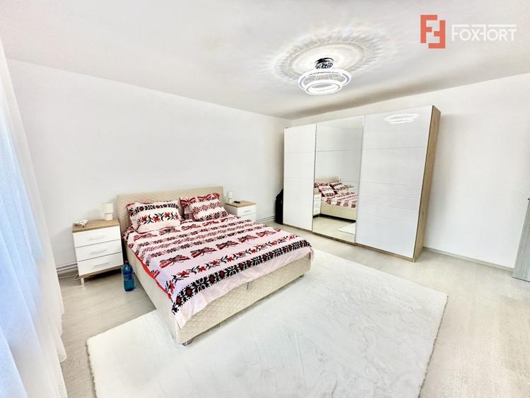 Casă individuală cu 4 camere cu Canalizare în Urseni