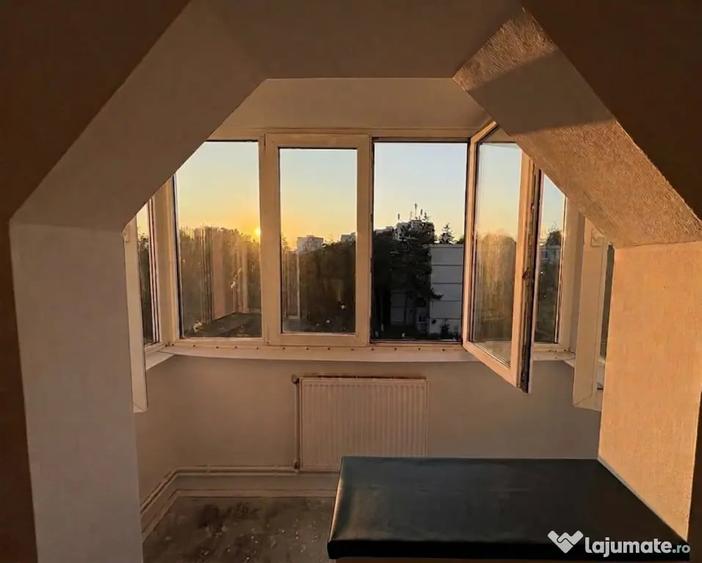 Apartament cu 3 camere semidecomandat în Dâmbu Pietros